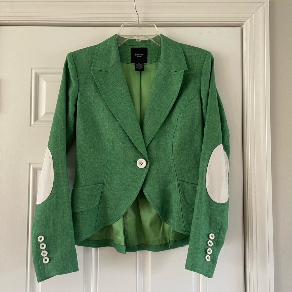 Beautiful linen blazer with white leather elbow patch details.